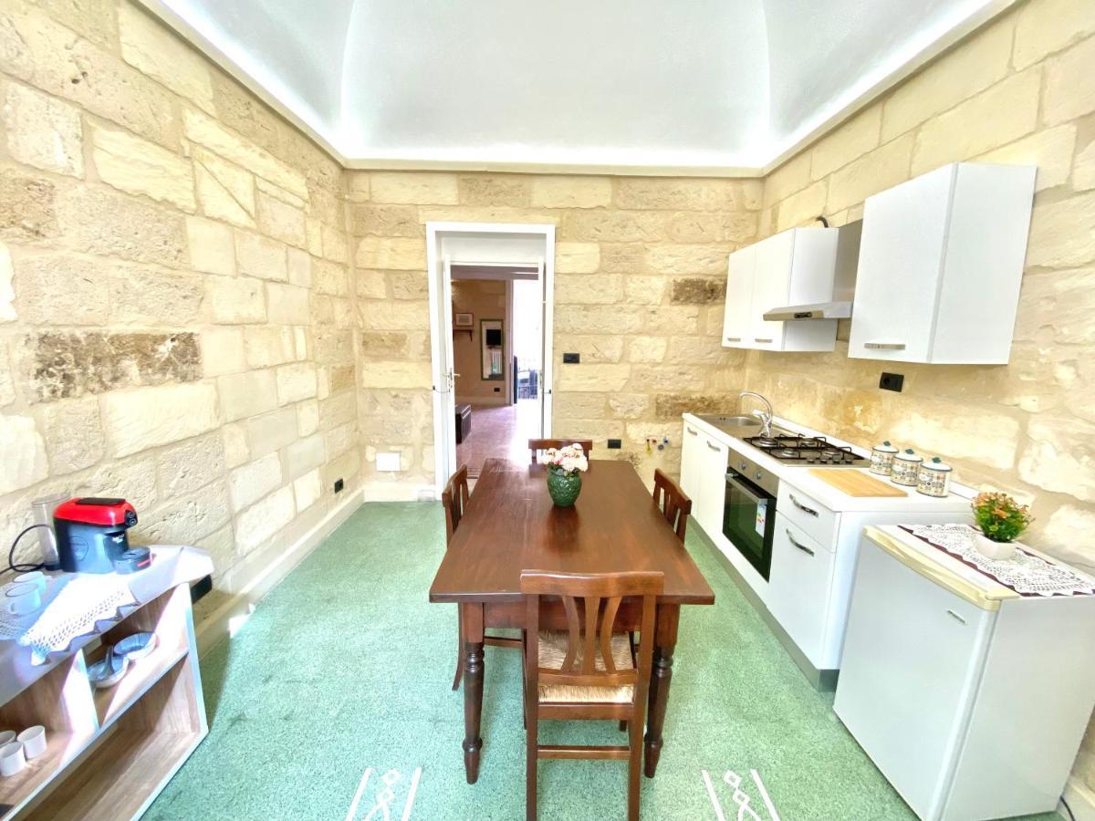 Vohis Luxury House - Fast Wi-Fi & Easy Parking Apartment Lecce Exterior photo